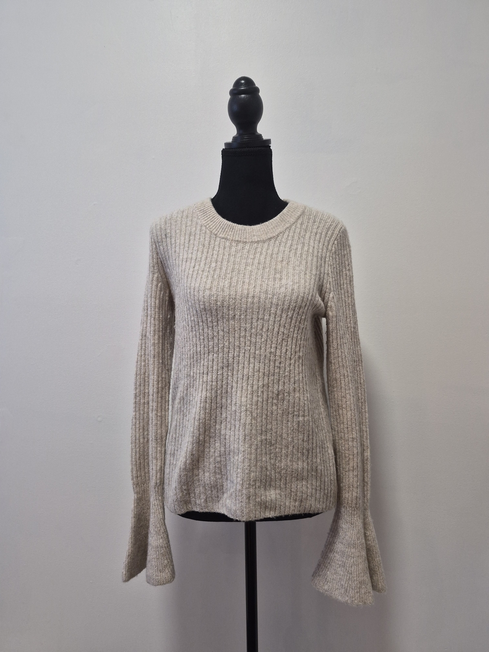 Madewell Women’s Cream Ribbed Bell-Sleeve Sweater
